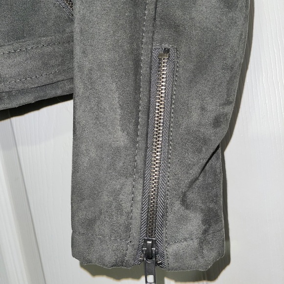 Junior’s Moto Jacket - Picture 2 of 4